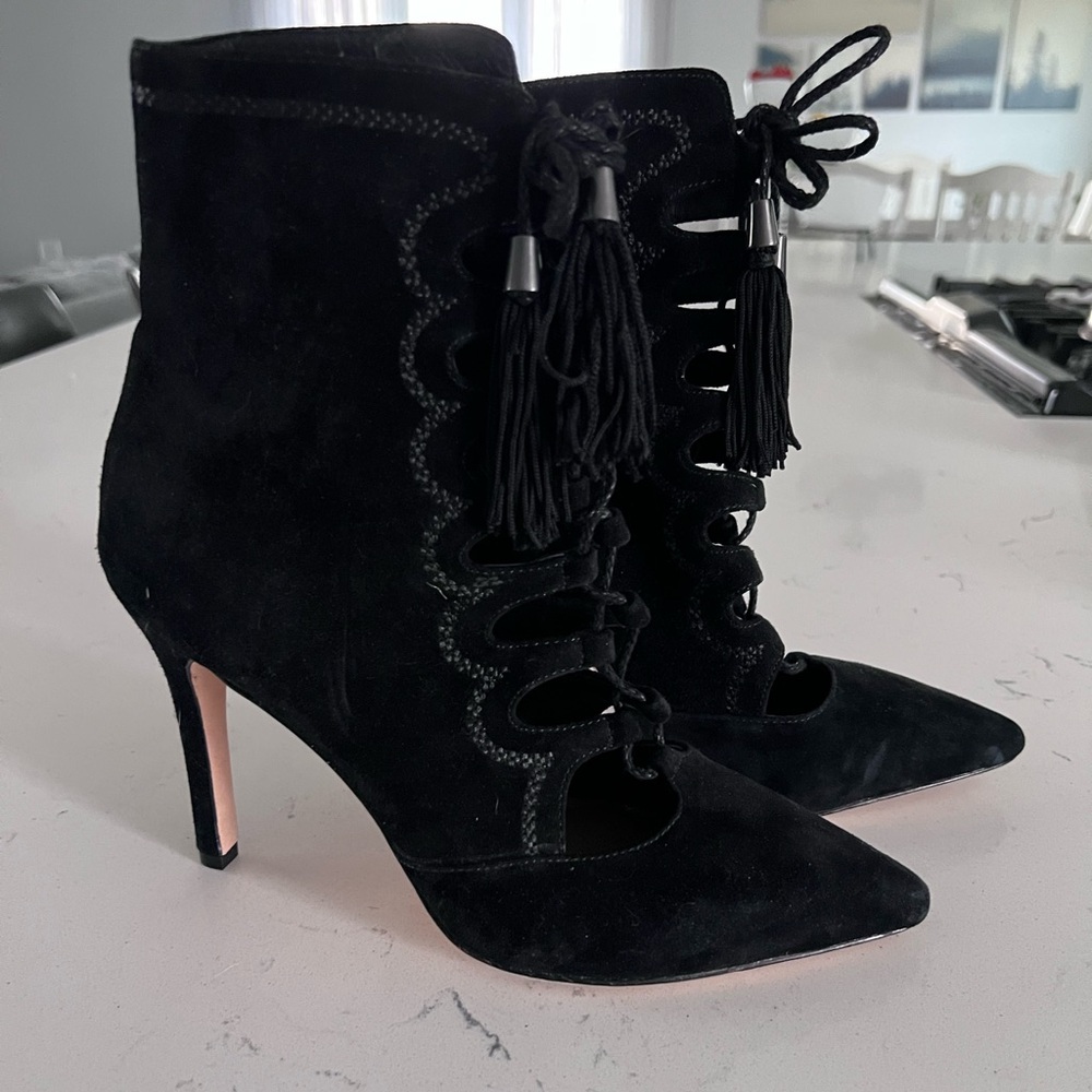 Cynthia Vincent black suede heels size 7